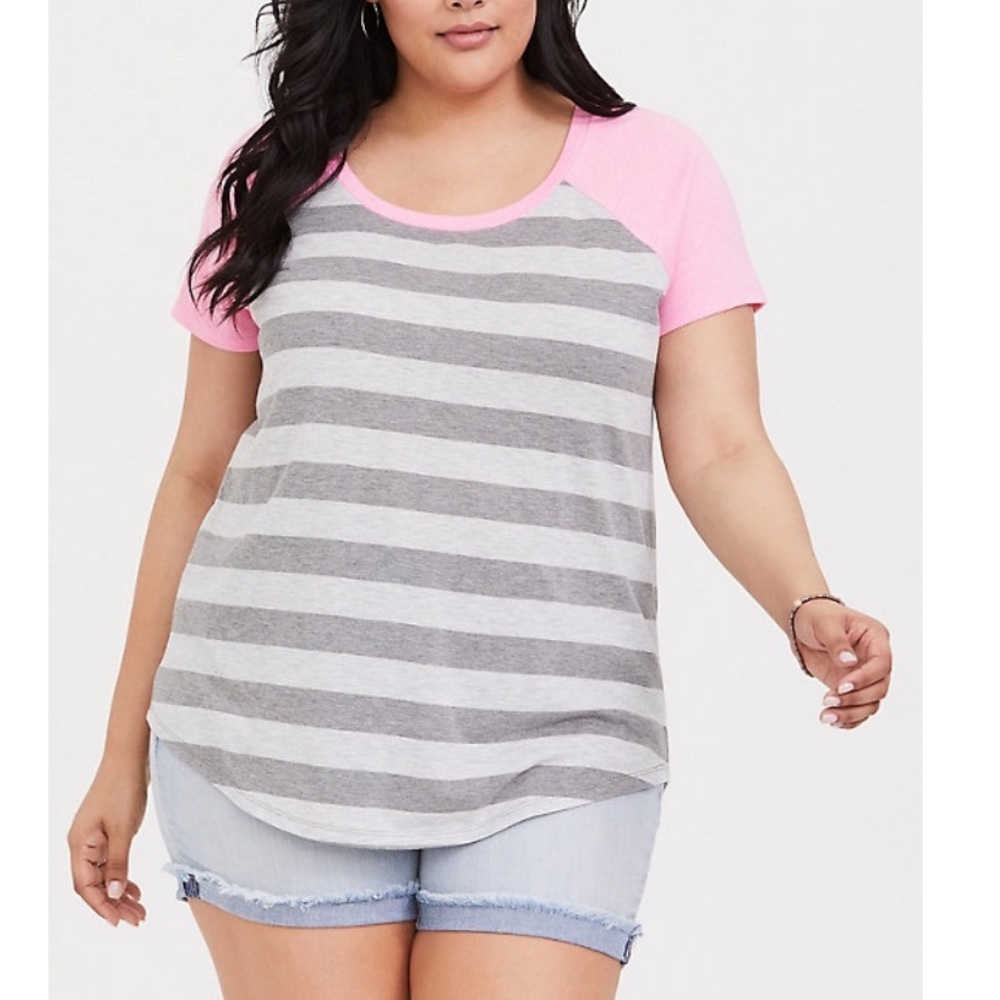 Torrid size 5 super soft Tee